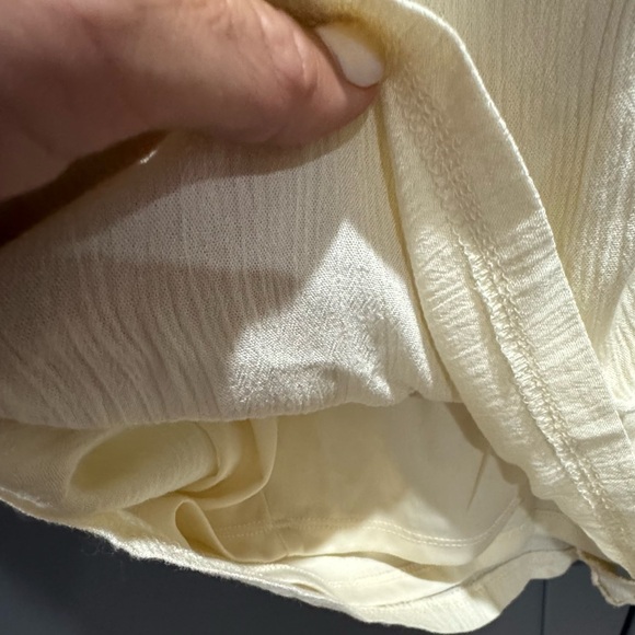 NWT cream shorts romper with tassels - cute back - Picture 9 of 10